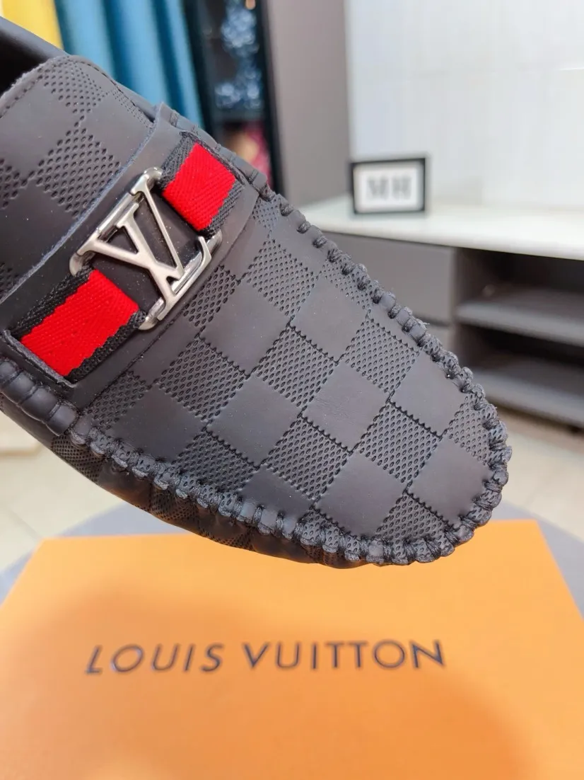 Men's men's shoes💰400🌹🌹[LV Louis Vuitton] New men's beanie shoes💝💝.. Top-grade imported cowhide embossed➕Comfortable leather lining. It is extremely skin-friendly and comfortable, feels very delicate, and the shape is very correct! Perfectly reflects the three-dimensional sense, code number: 38-44